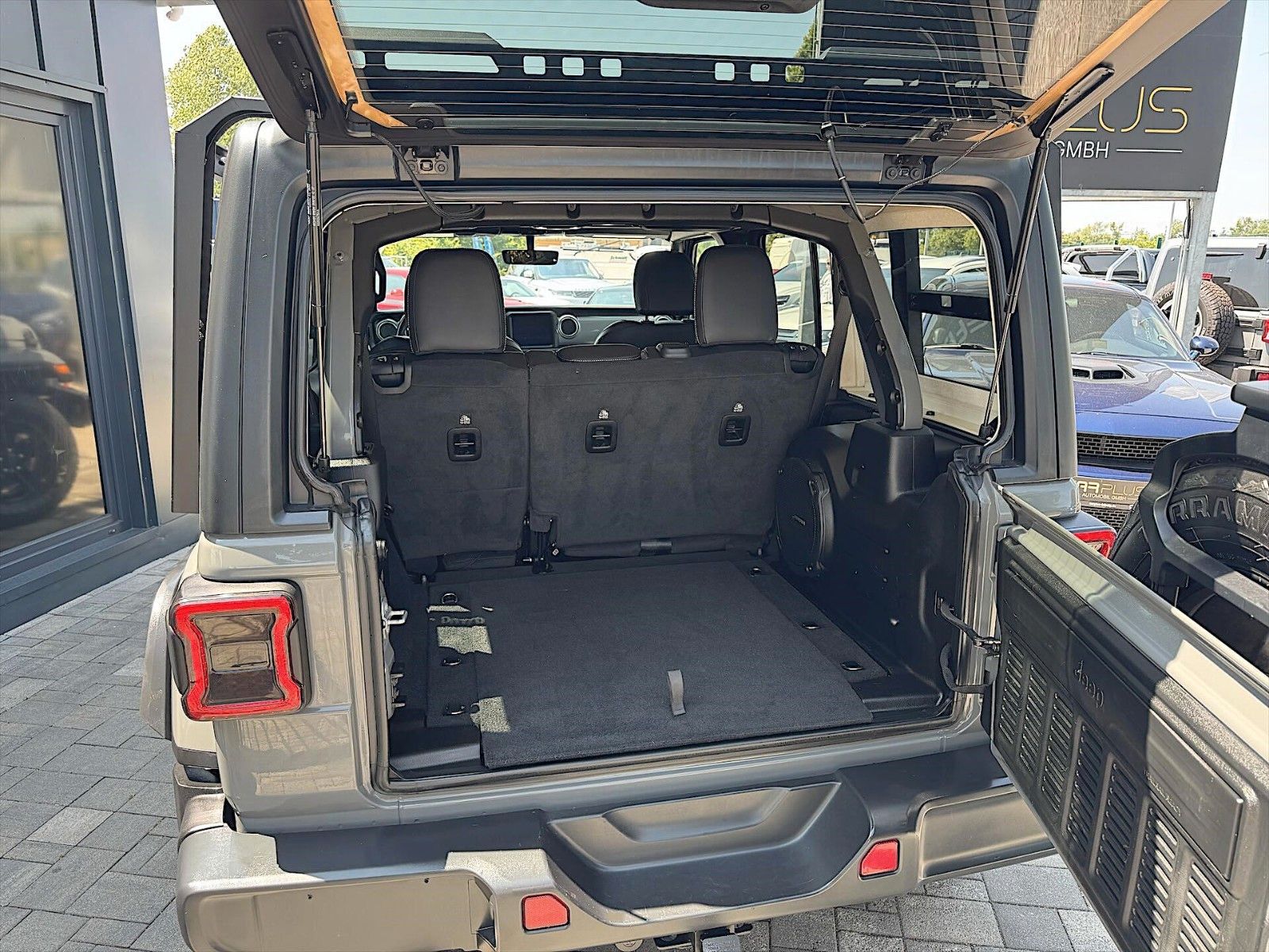 Fahrzeugabbildung Jeep Wrangler 2.0 T Unlimited Sahara OFFROAD 4x4 19%