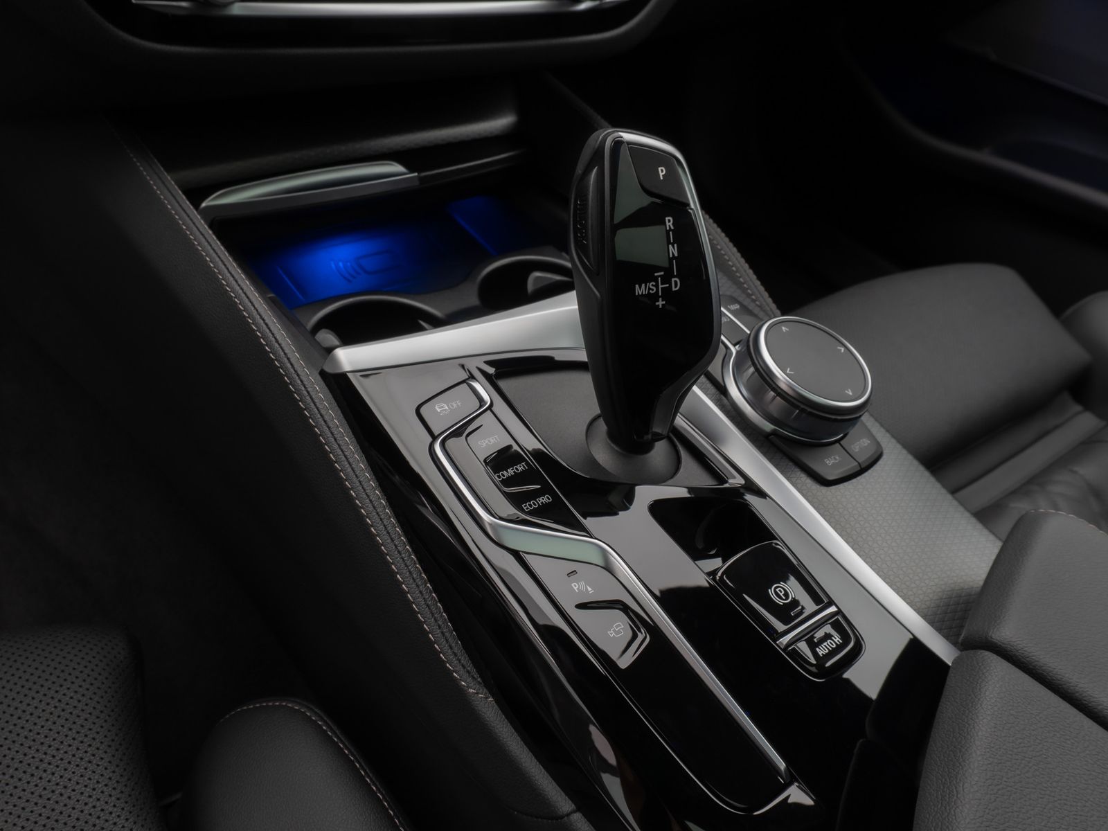 Fahrzeugabbildung BMW 530d M Sport Panorama 360°DAB H/K Komfort 20Zoll