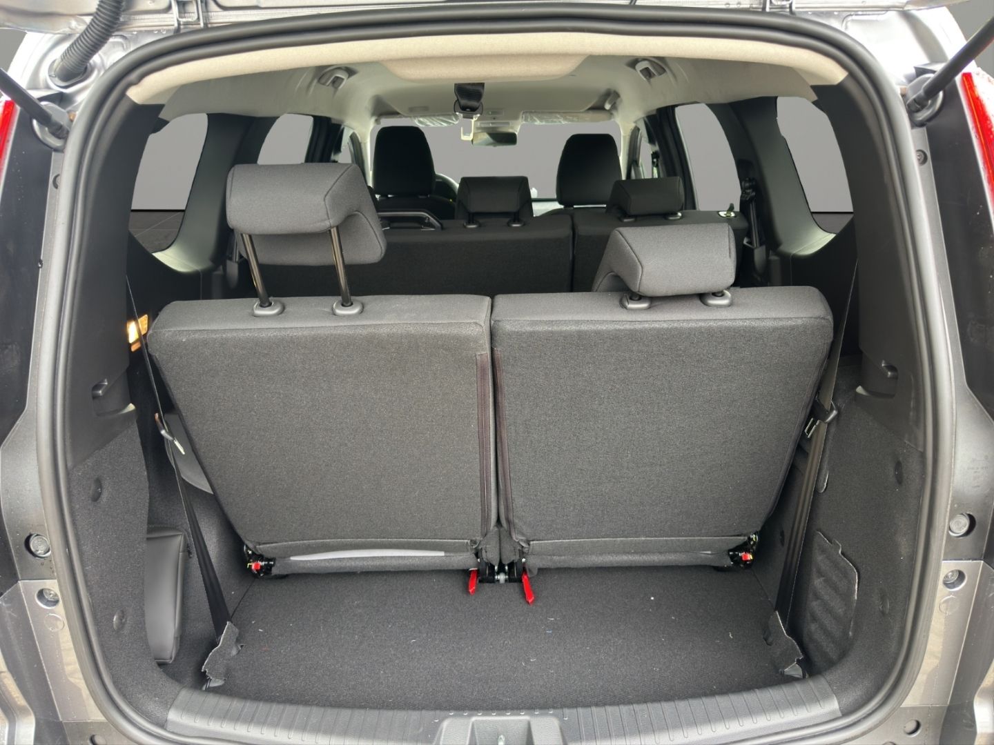Fahrzeugabbildung Dacia Jogger Extreme 1.6 HYBRID 140 EU6e Digitales Coc