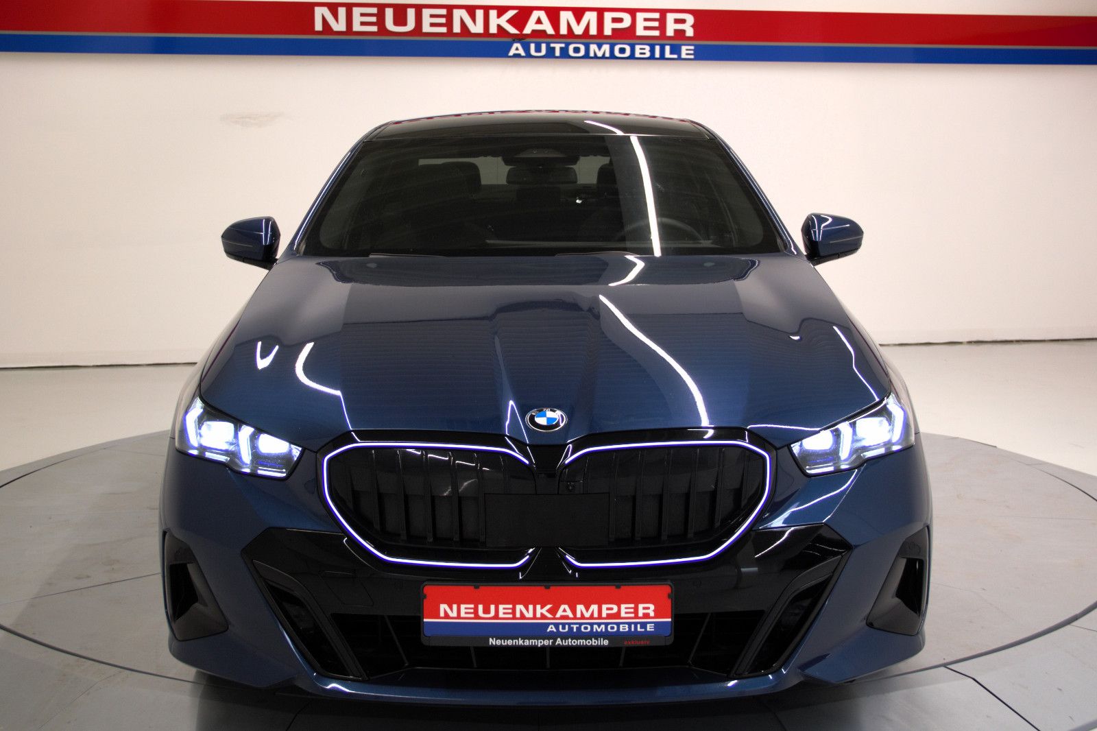 Fahrzeugabbildung BMW 520i M Sport Limo Pano Sitzlüft Standhz. h/k ACC