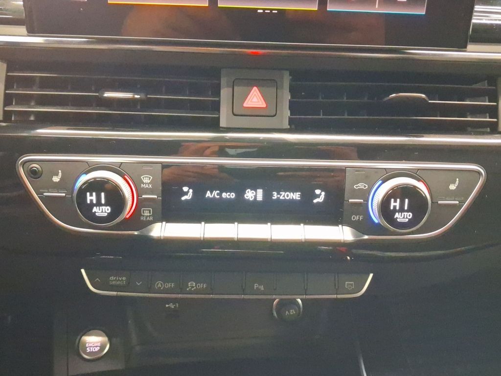 AUDI A4 2024