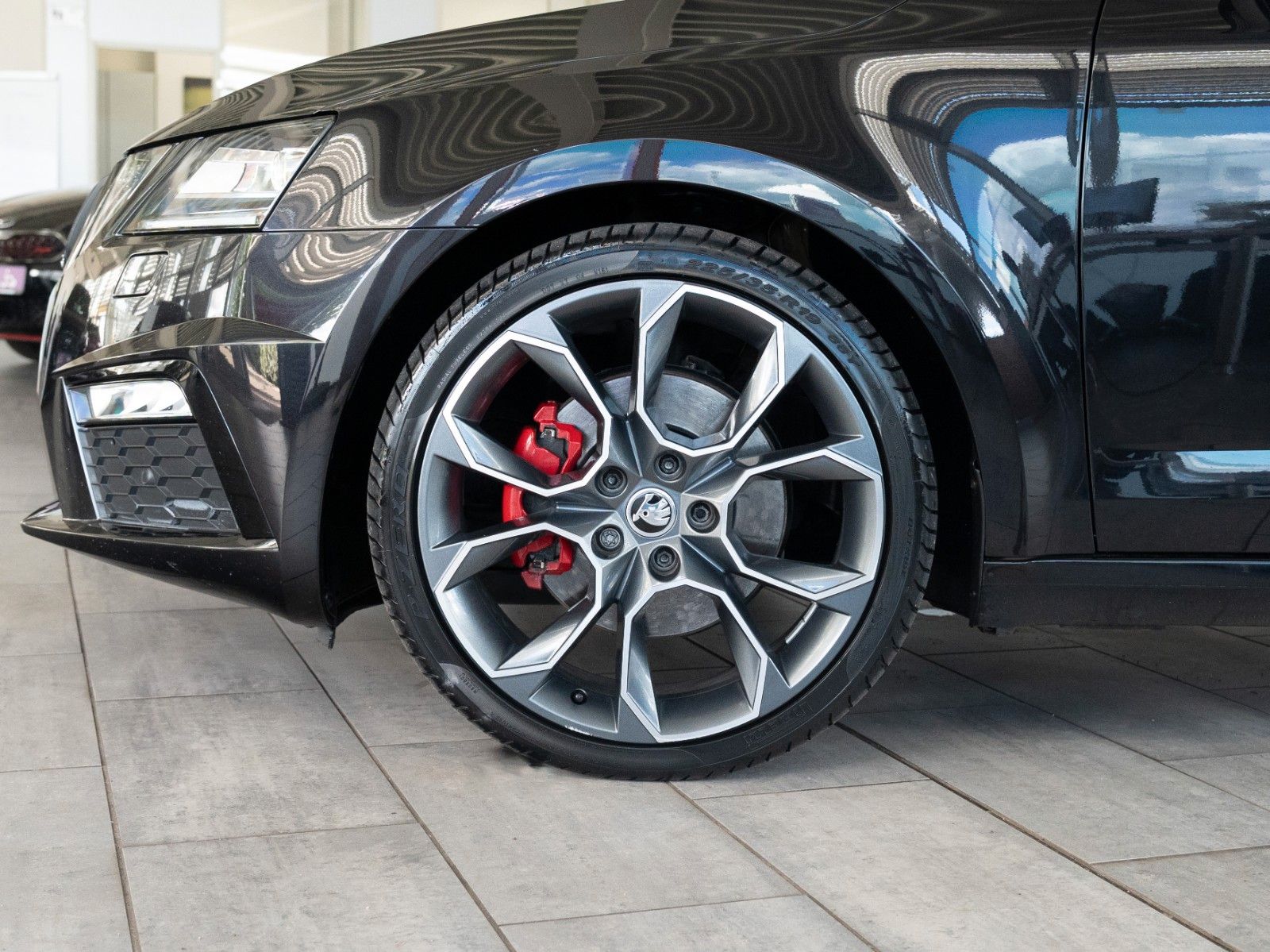 Fahrzeugabbildung SKODA Octavia Combi RS 4x4 AUTOM./SITZHZG./KAMERA