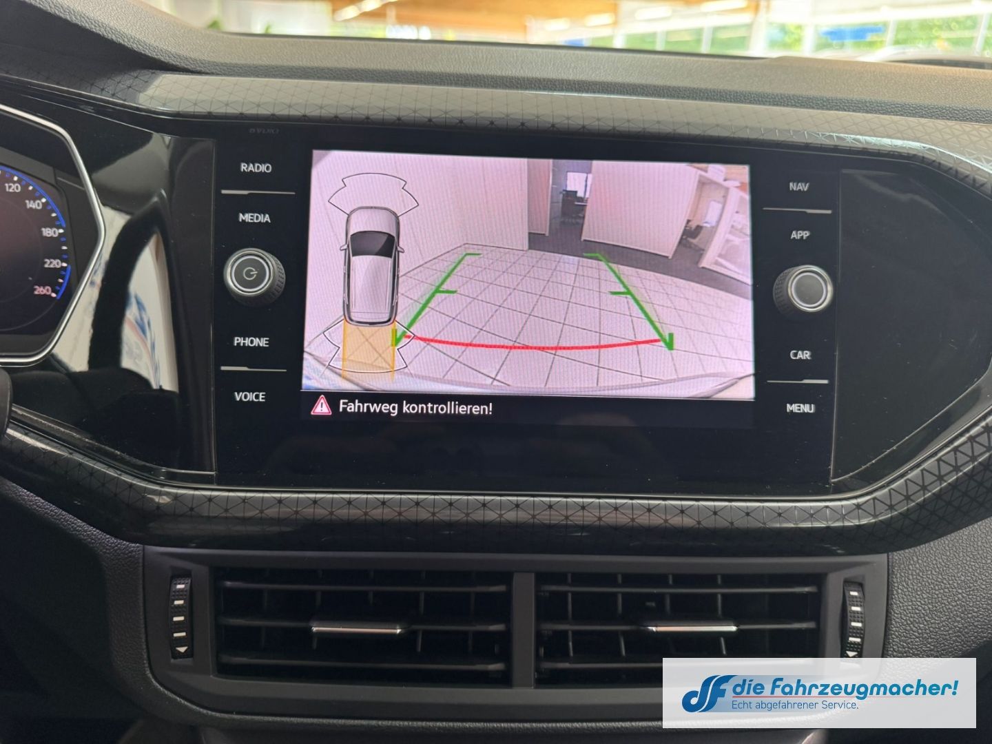 Fahrzeugabbildung Volkswagen T-Cross Style Navi Digitales Cockpit LED Dyn. Ku