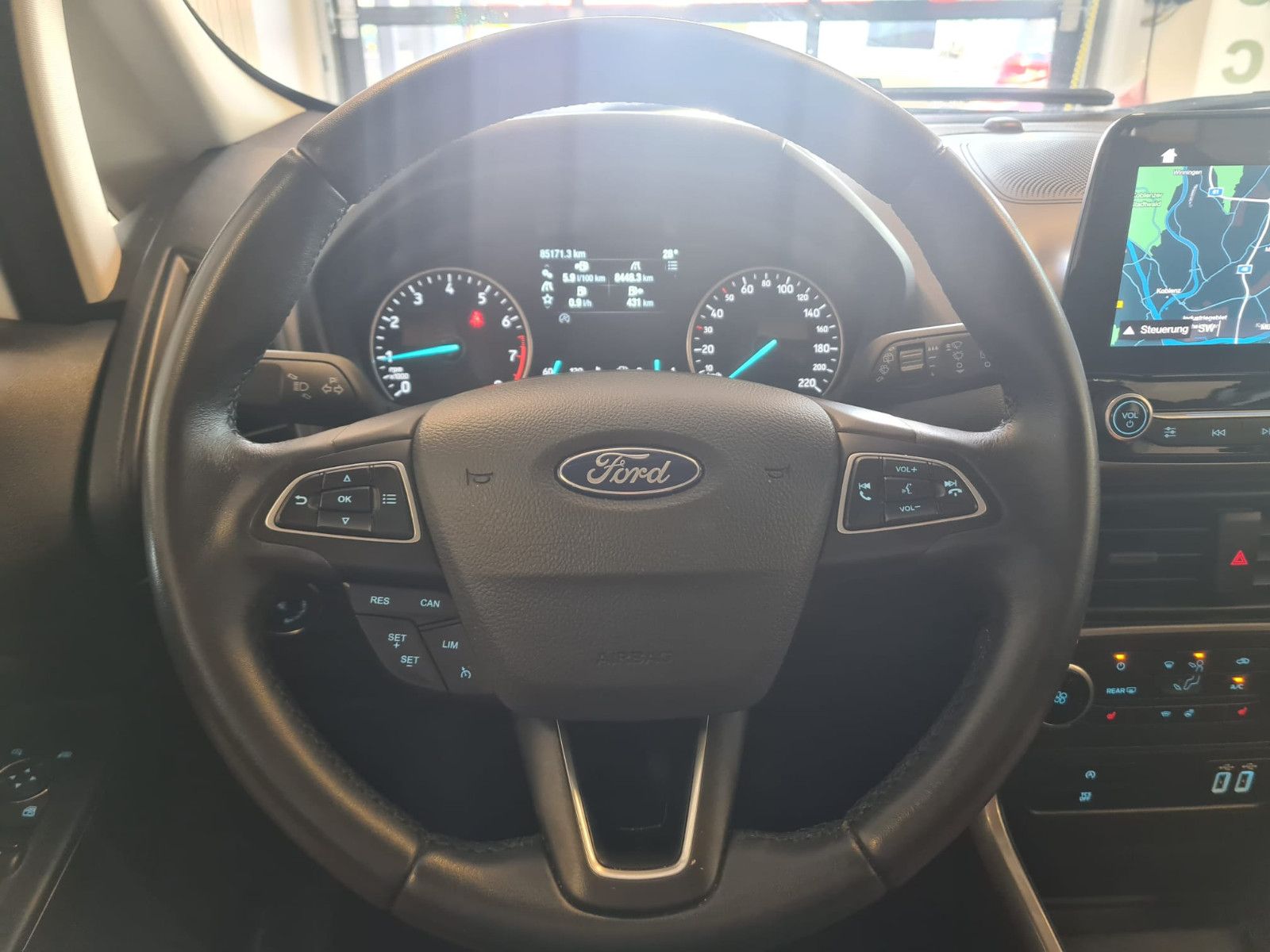 Fahrzeugabbildung Ford EcoSport Cool & Connect / NAVI / WINTERPAKET