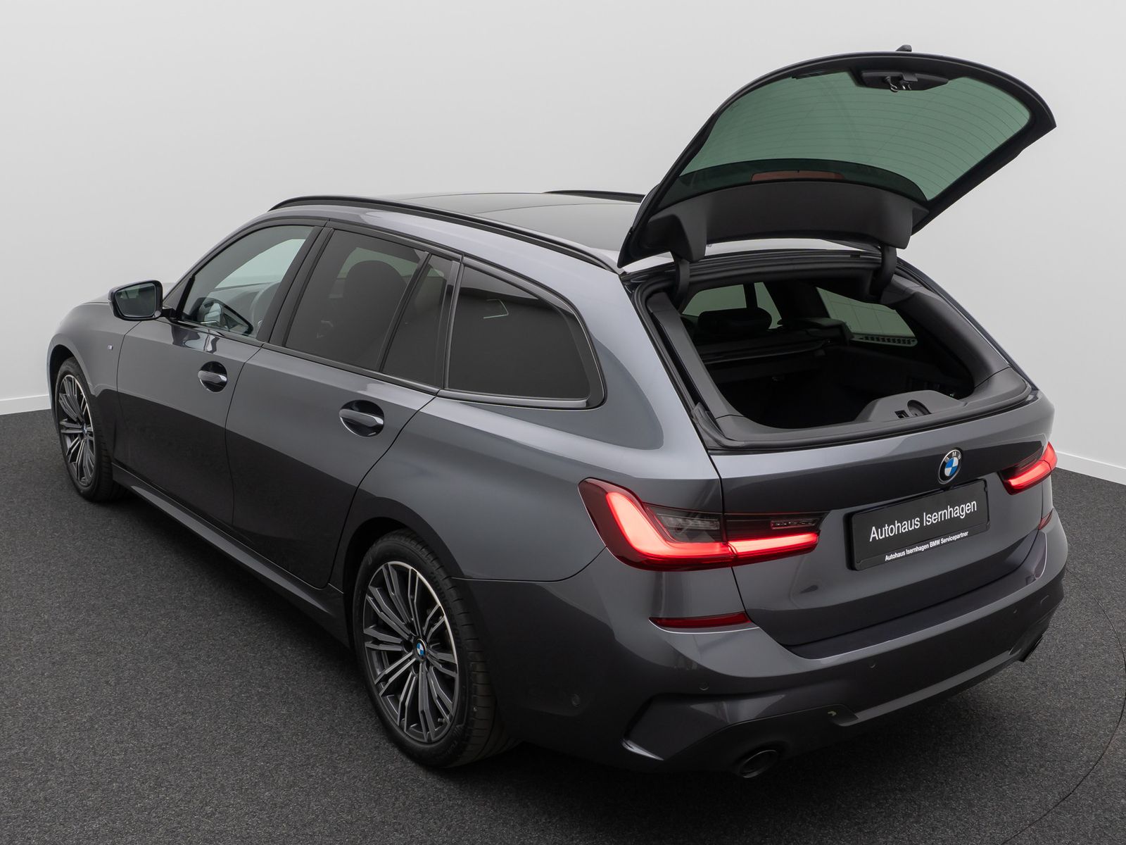 Fahrzeugabbildung BMW 330d xD M Sport DAB Kamera AHK Laser HiFi Komfor