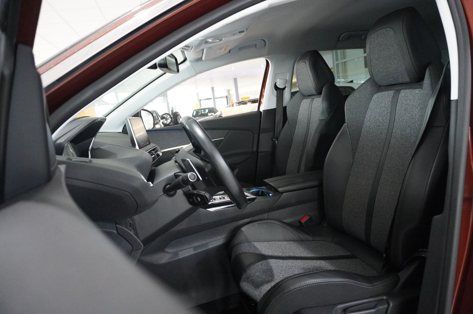 Fahrzeugabbildung Peugeot 3008 1.6D ALLURE NAVI/LED/KAMERA/SHZ/VIRTU./AHK