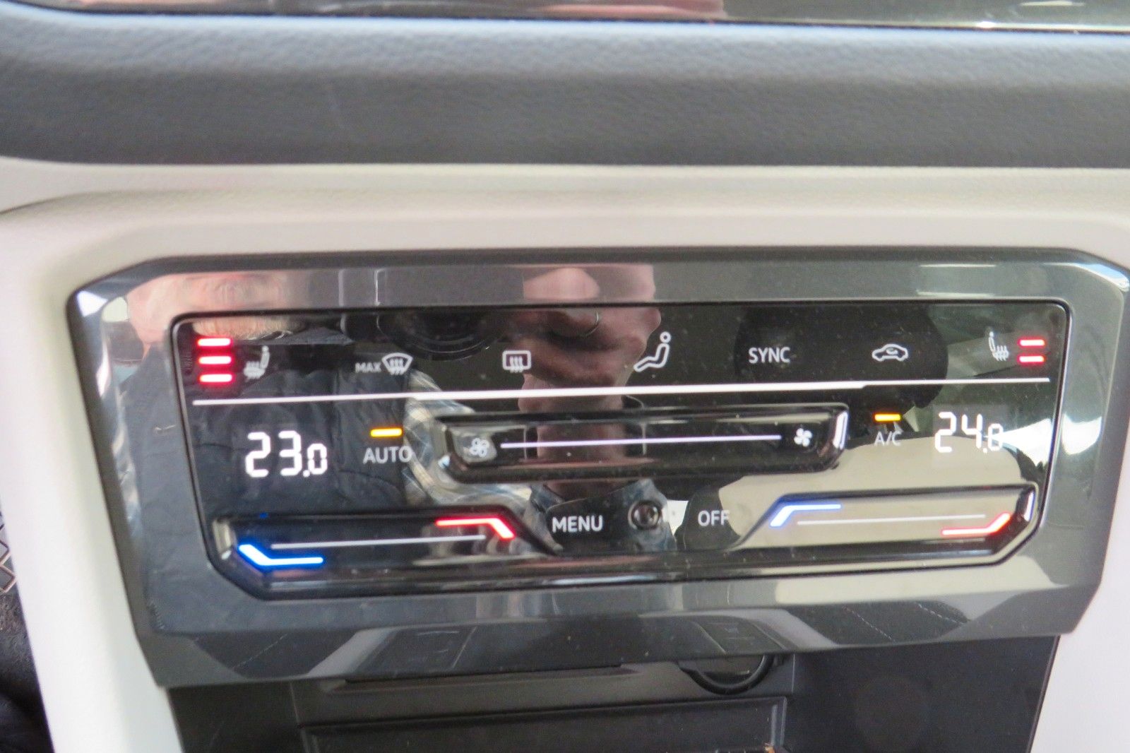 Fahrzeugabbildung Volkswagen Tiguan TSI DSG ELEGANCE 19-ZOLL MATRIX 360` 1.HD