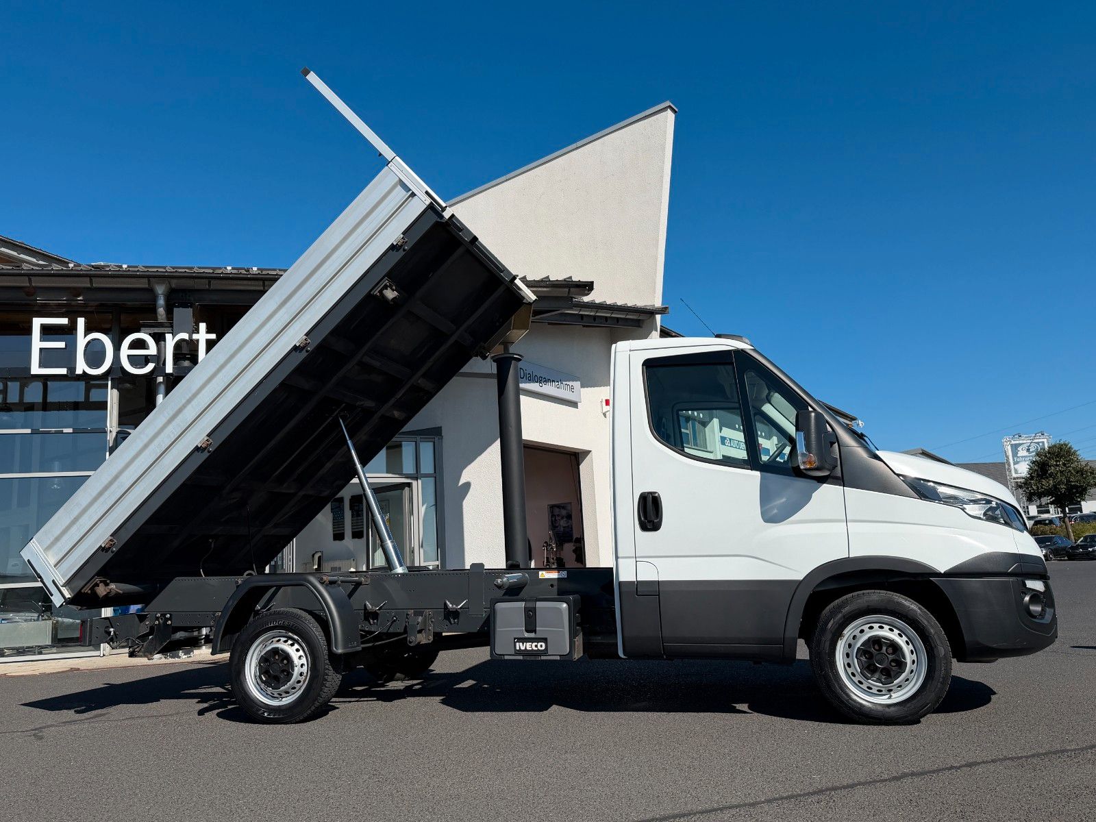 Fahrzeugabbildung Iveco Daily 35 S 14 Henschel 3-S-Kipper Klima 3450mm