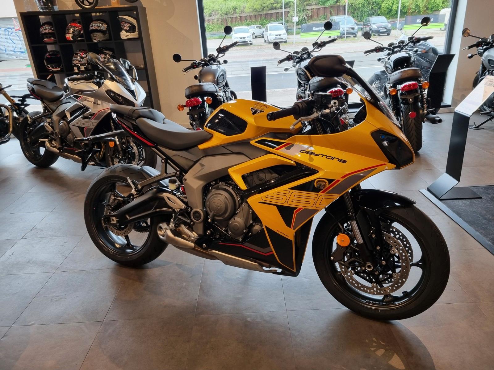 Triumph Daytona  660