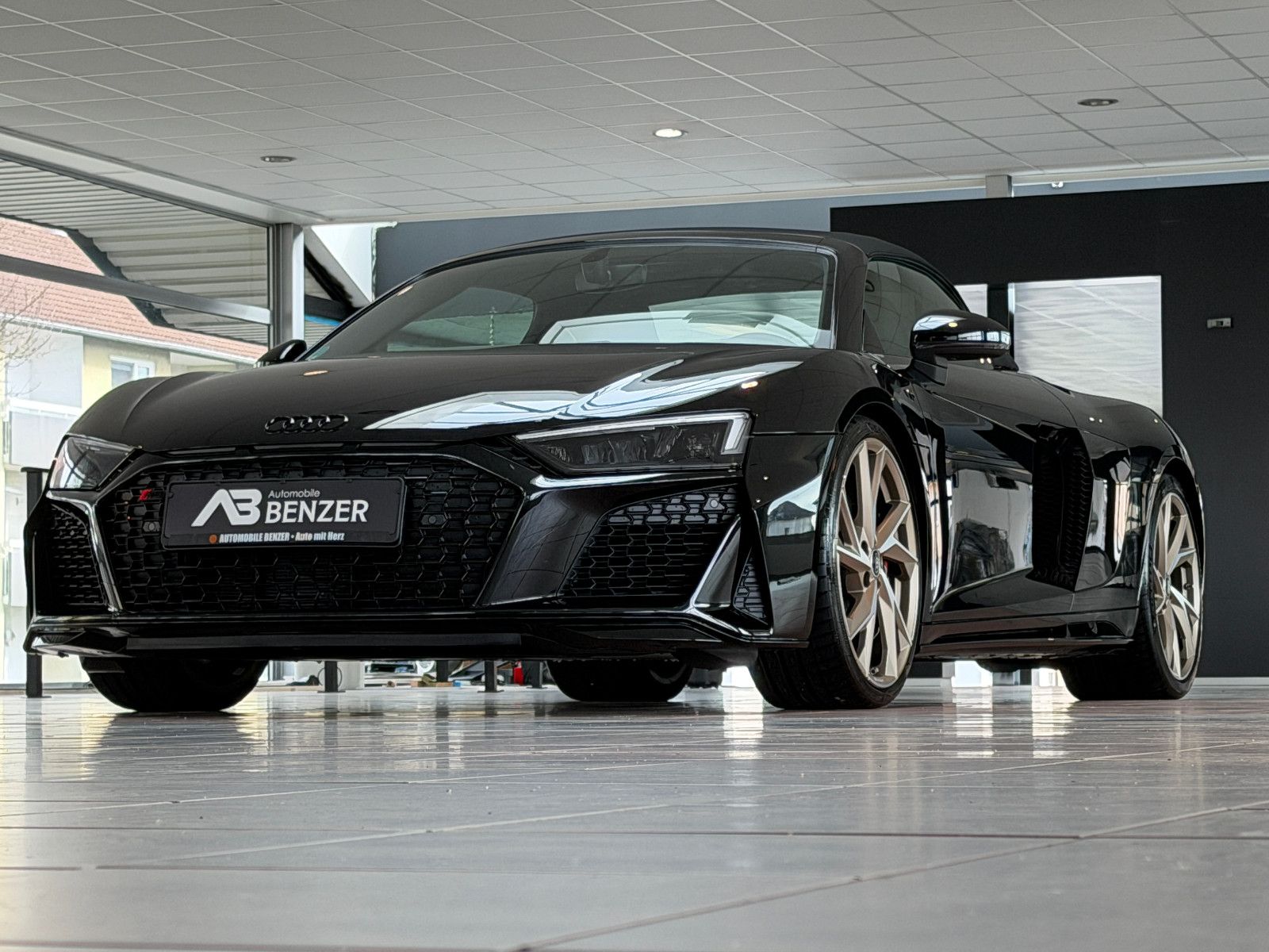 Fahrzeugabbildung Audi R8 Spyder 5.2 FSI RWD performance/BANG&OLUFSEN/