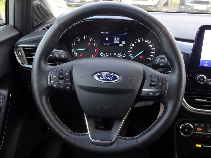 Fahrzeugabbildung Ford Puma 1.0 EcoBoost Mild Hybrid Titanium