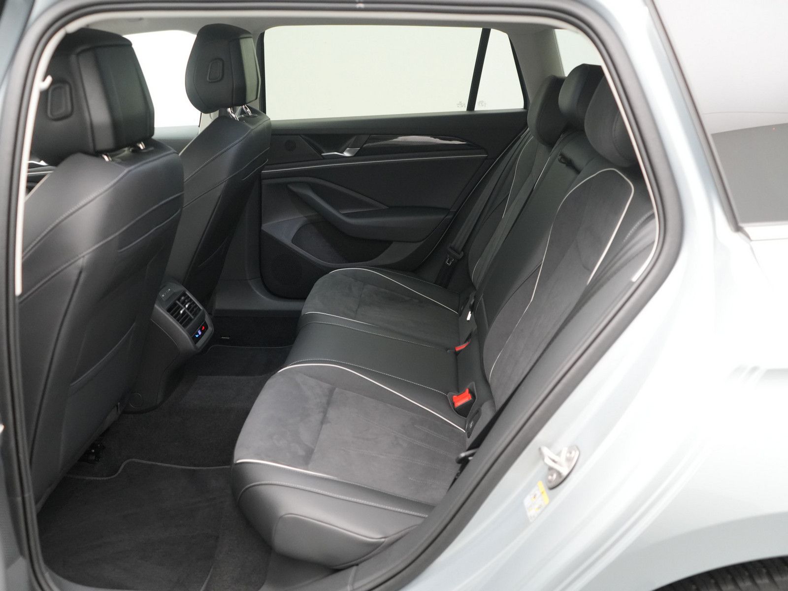 Volkswagen Passat - Bild 14