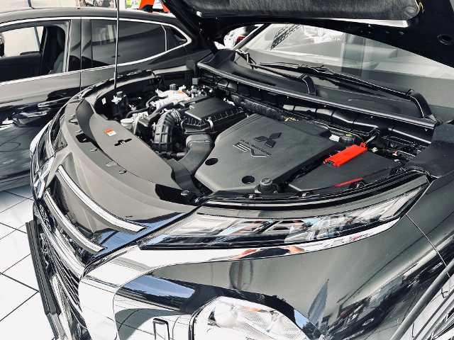 Mitsubishi Outlander 2.4L PHEV TOP 2-Farb