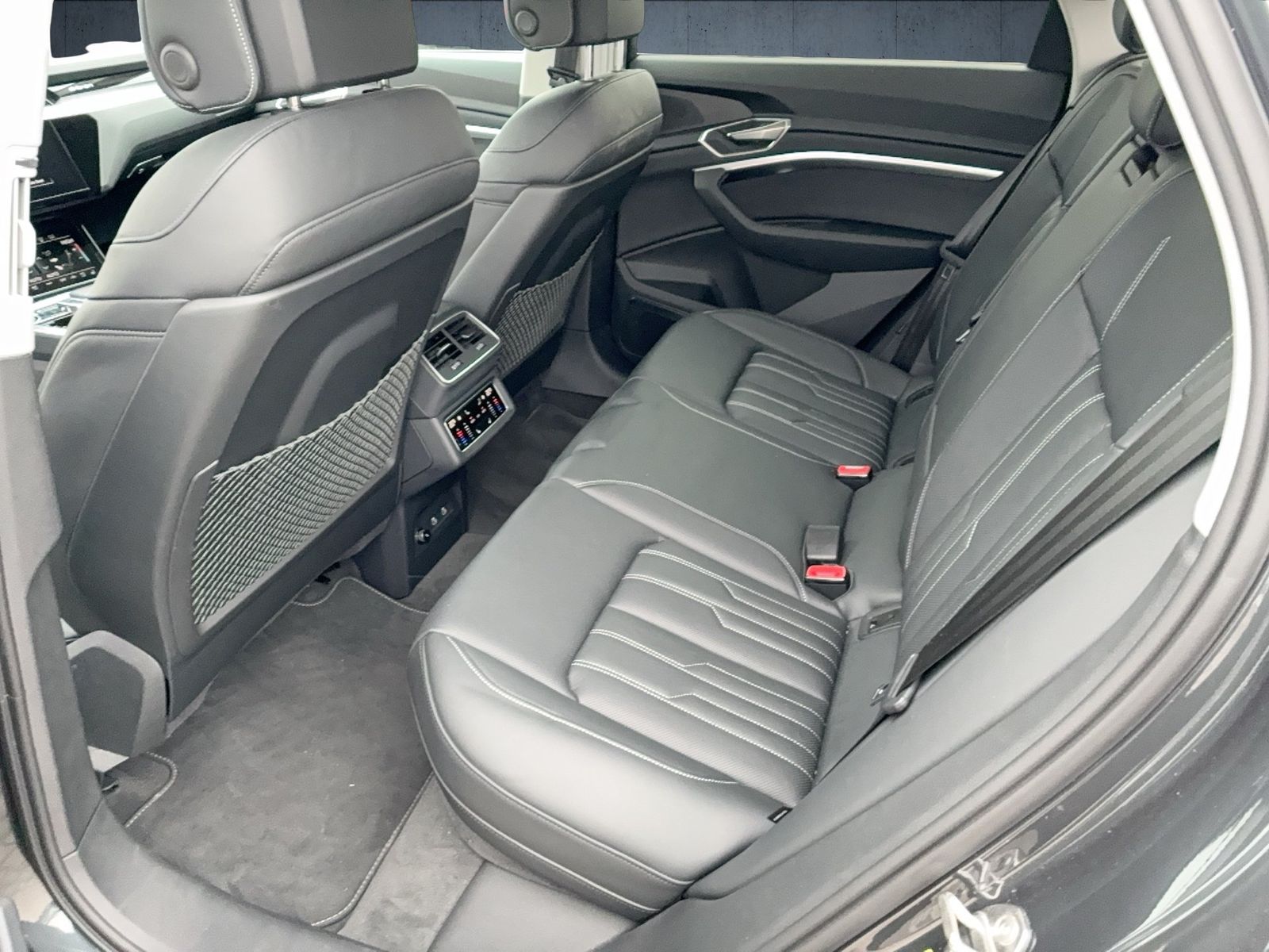 Audi Q8 e-tron - Bild 13