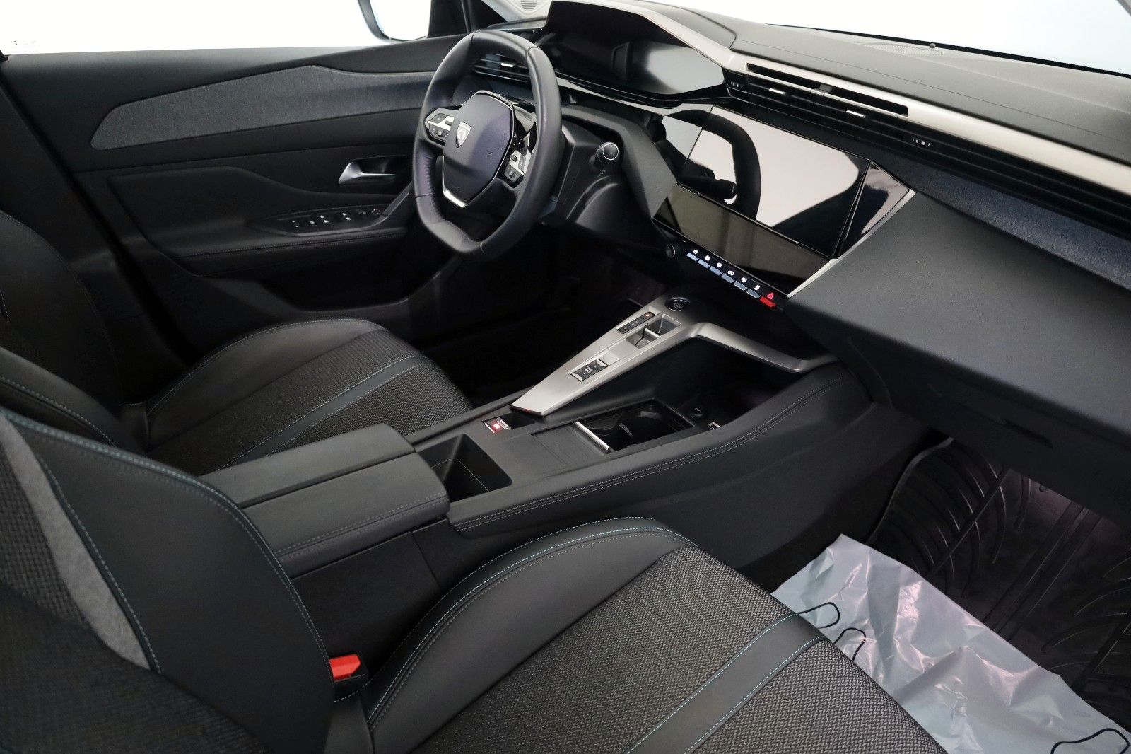 Fahrzeugabbildung Peugeot 308 SW Hybrid 180 Allure T.Leder,Navi,LED,SH,Kam