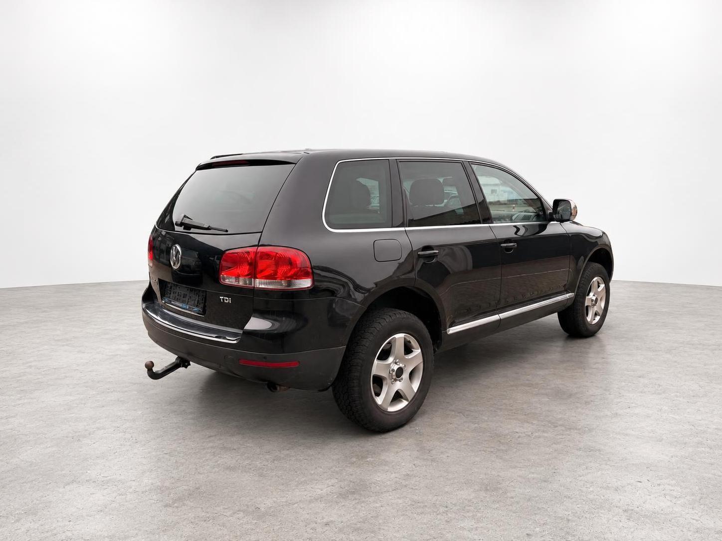 Volkswagen Touareg 2004 — engine 2.460 cm³, 174 HP (128kW)