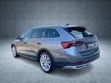Skoda Octavia Combi Scout 2.0TDI 4x4 Autom Pano+HuD+AC - Skoda: Combi Scout