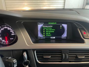 Bild 18 Audi A4 2.0 TFSI 155kW quattro Attraction nur Export