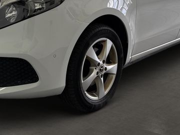 Mercedes V 220 - 8