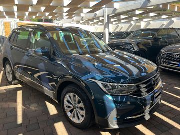 Volkswagen Tiguan - 2