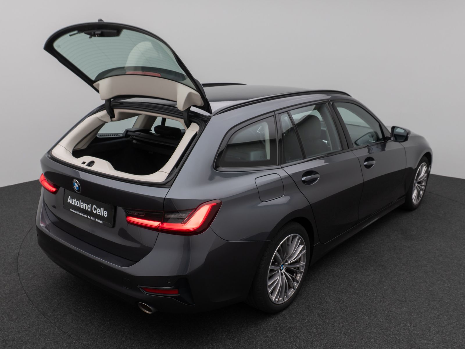 Fahrzeugabbildung BMW 320i Sport Line PDC Stop&go Standhzng Leder 18"