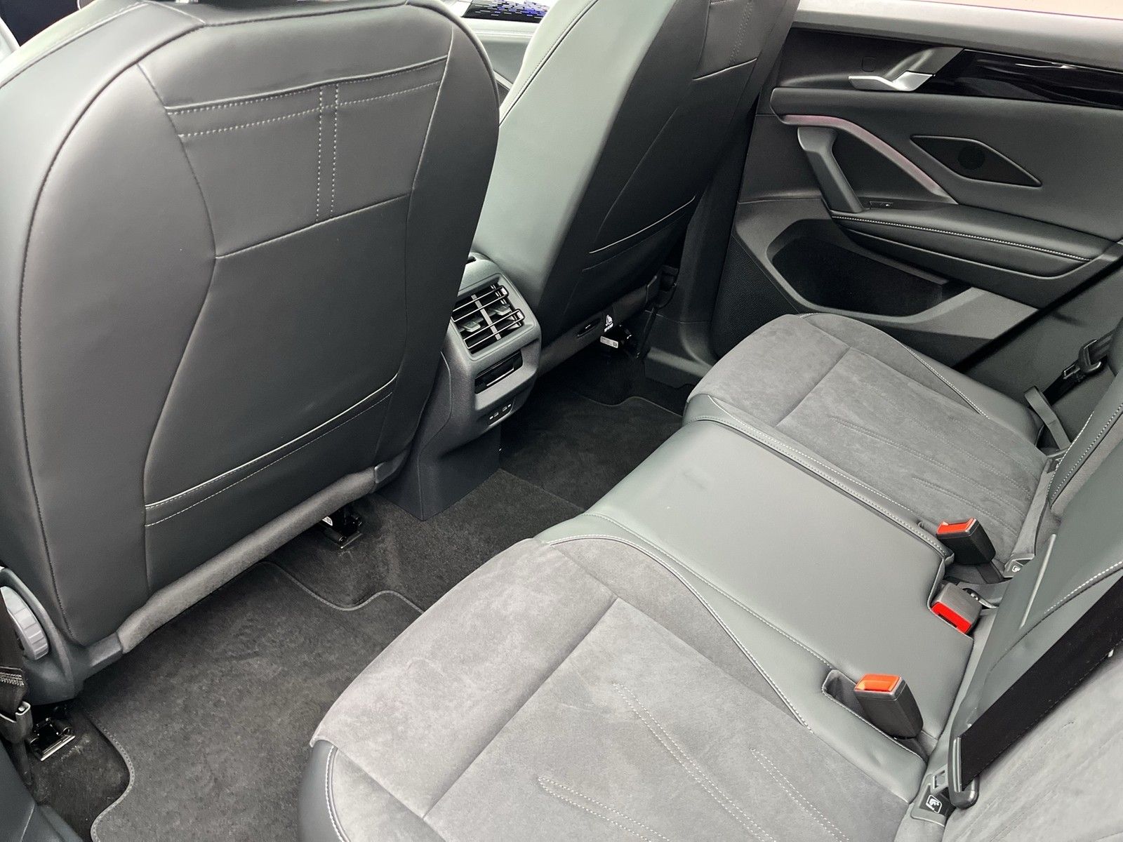 Volkswagen Tiguan III 1.5 eTSI Elegance Matrix Pano IQ 360° foto 12