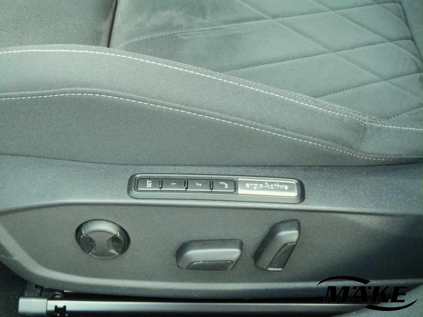 Golf VIII 2.0 TSI DSG, Style, LED, ACC, SHZ, Nav