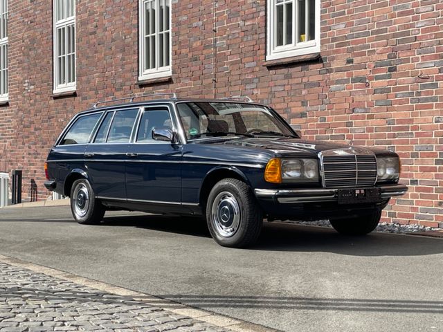 Mercedes-Benz 230 TE W123 *** Schiebedach, sehr guter Zustand