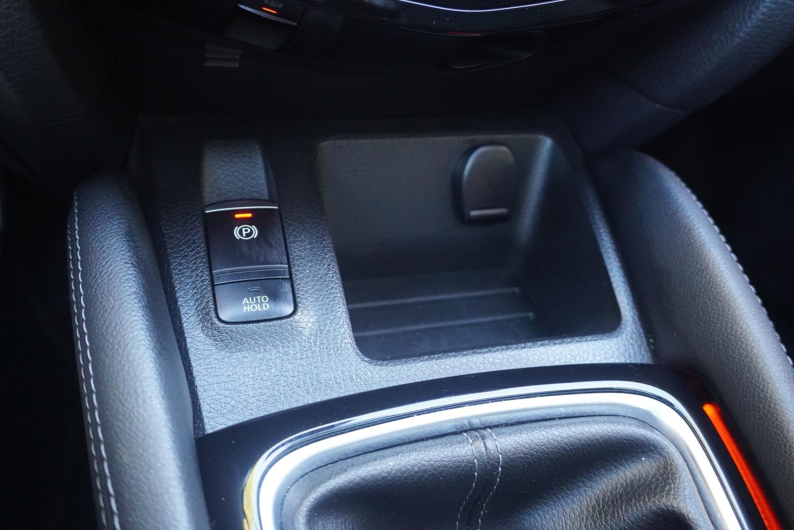 Nissan Qashqai 1.3 Tekna LED Navi Panorama 360° AHK