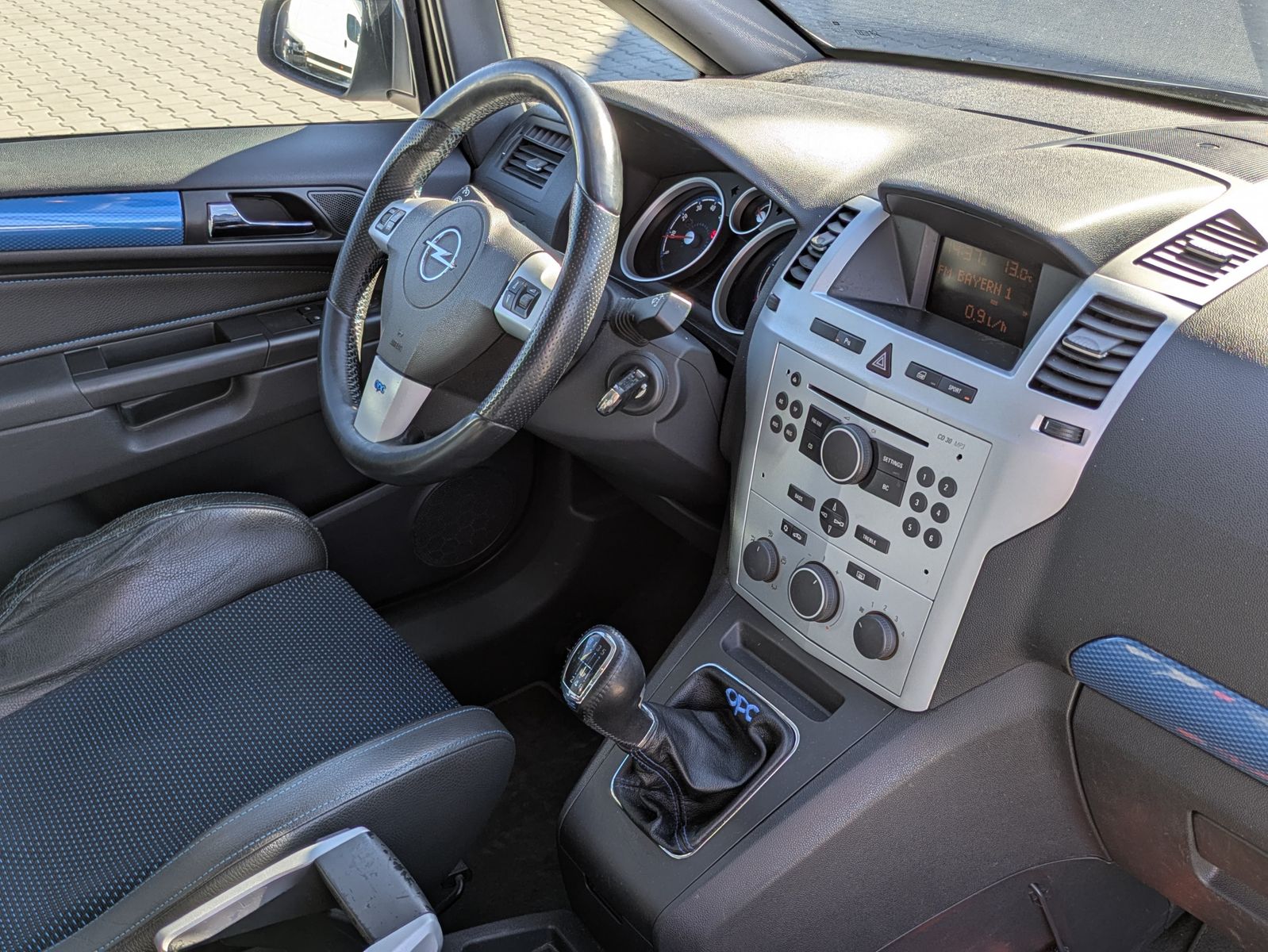 Fahrzeugabbildung Opel Zafira OPC 241PS 7-SITZER*TEMP*Recaro*PDC*IDS