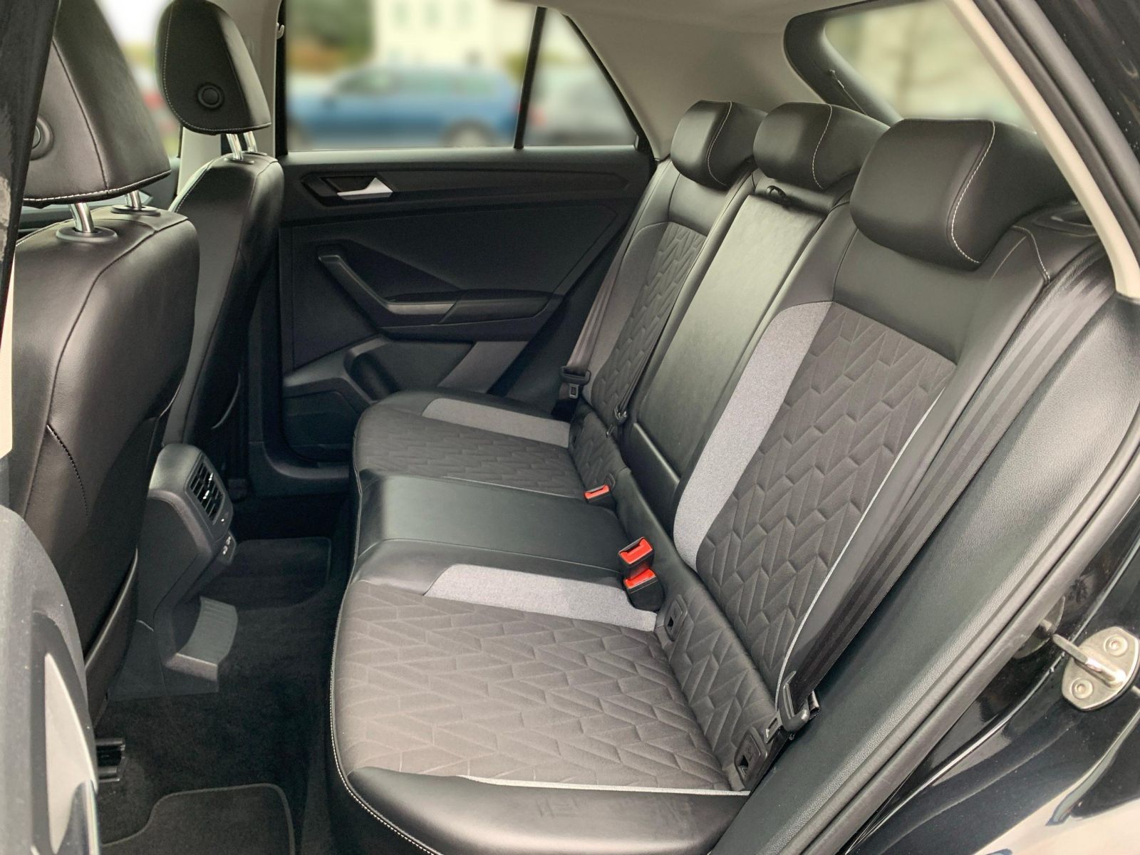 Volkswagen T-Roc - Bild 11