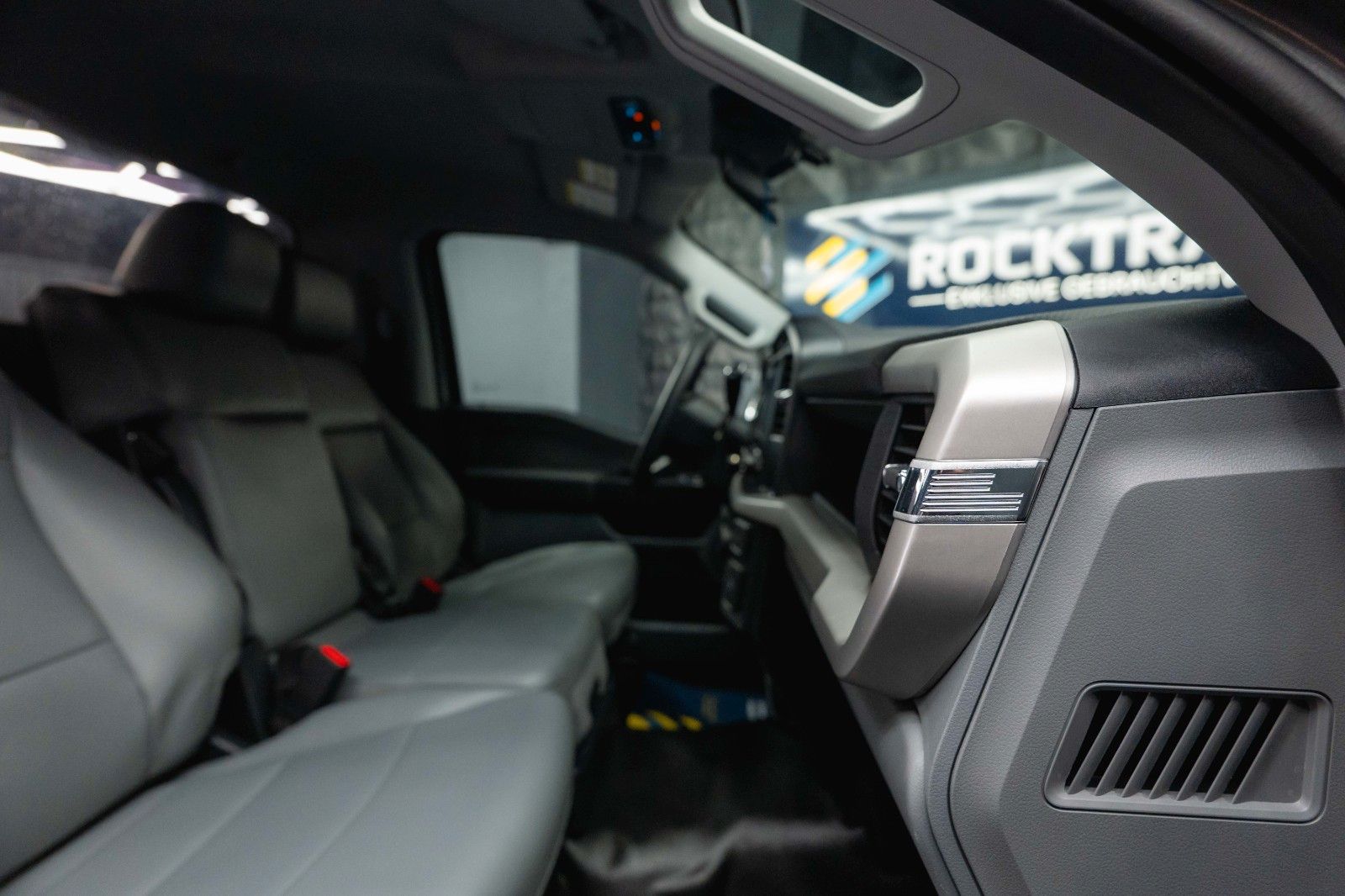 Fahrzeugabbildung Ford F150 3.3 V6 Offroad Raptor Singlecab Longbed 19%