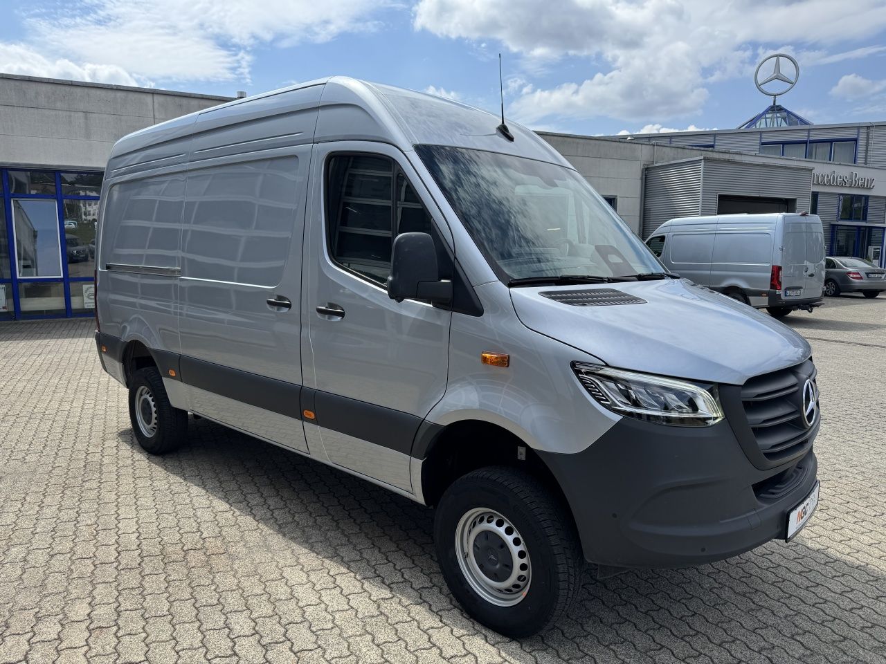 Fahrzeugabbildung Mercedes-Benz Sprinter 319CDI KA ProL2H2 4x4 Klima*LED*AHK2.8T