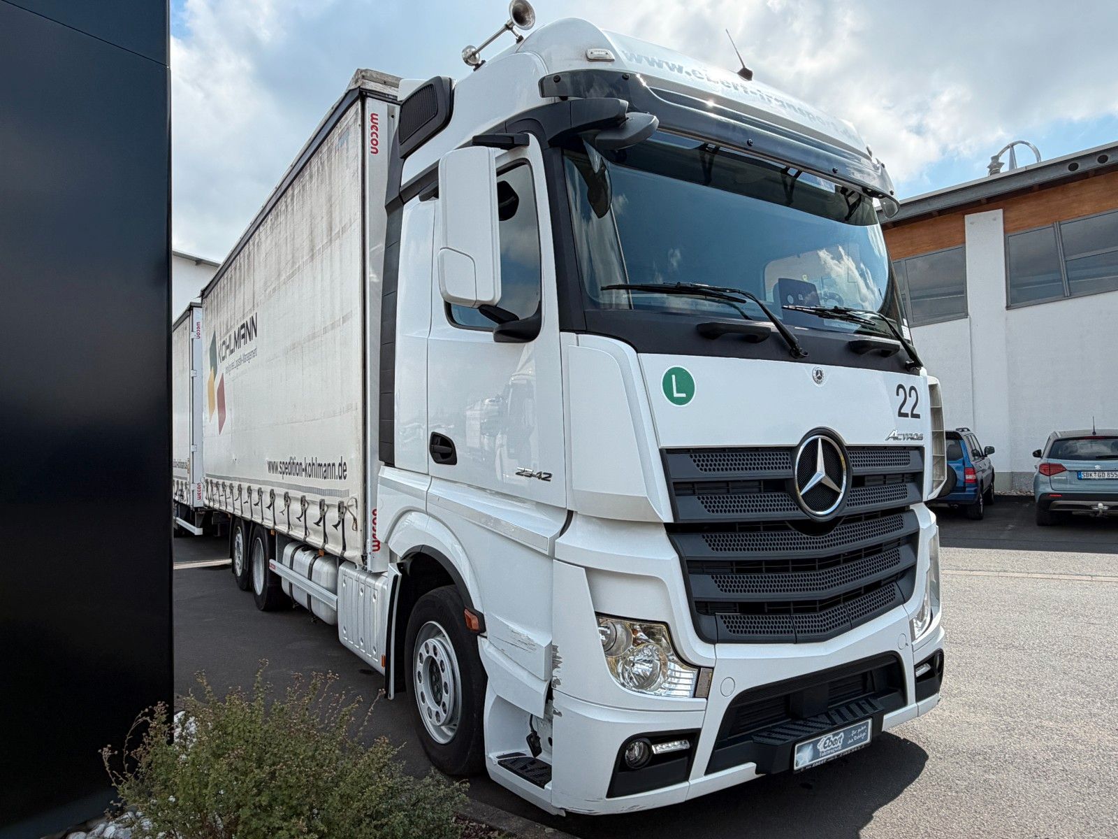 Fahrzeugabbildung Mercedes-Benz Actros 2542 L 6x2 Standklima Retarder