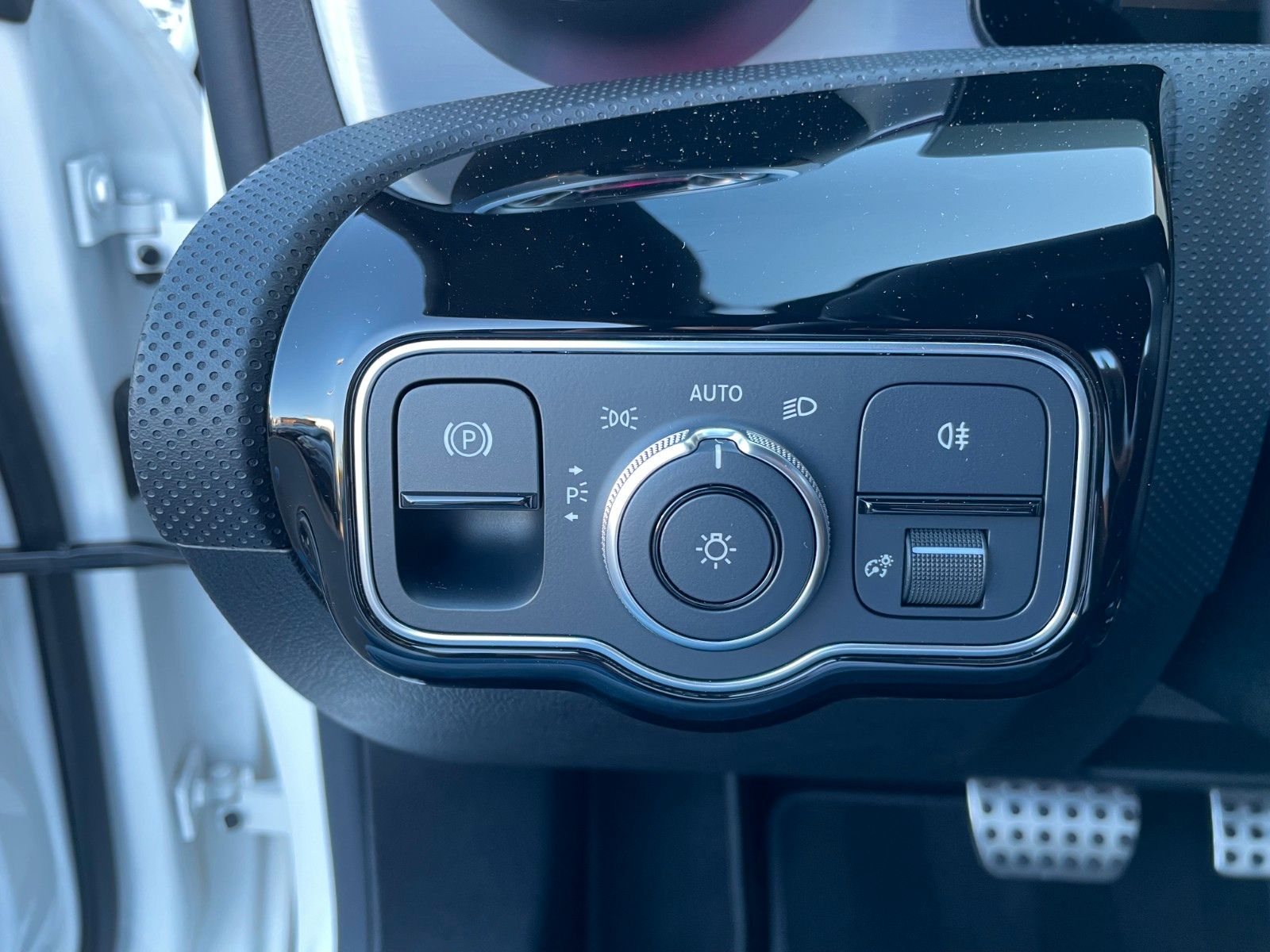 Fahrzeugabbildung Mercedes-Benz CLA 35 AMG Aero+TotW+R-Kamera+Ambiente