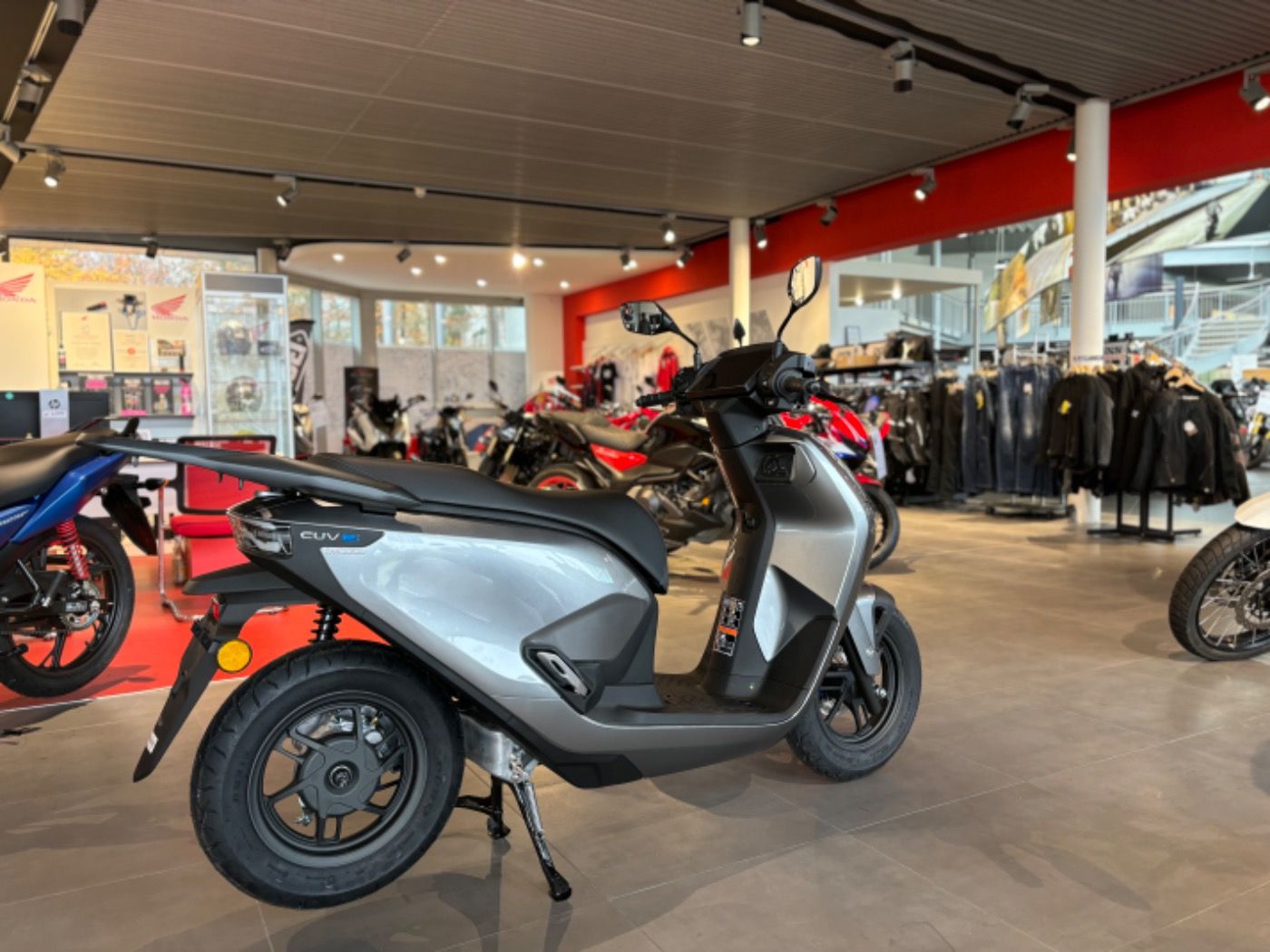 Fahrzeugabbildung Honda CUV e Connected 2025, sofort, Elektro Roller,