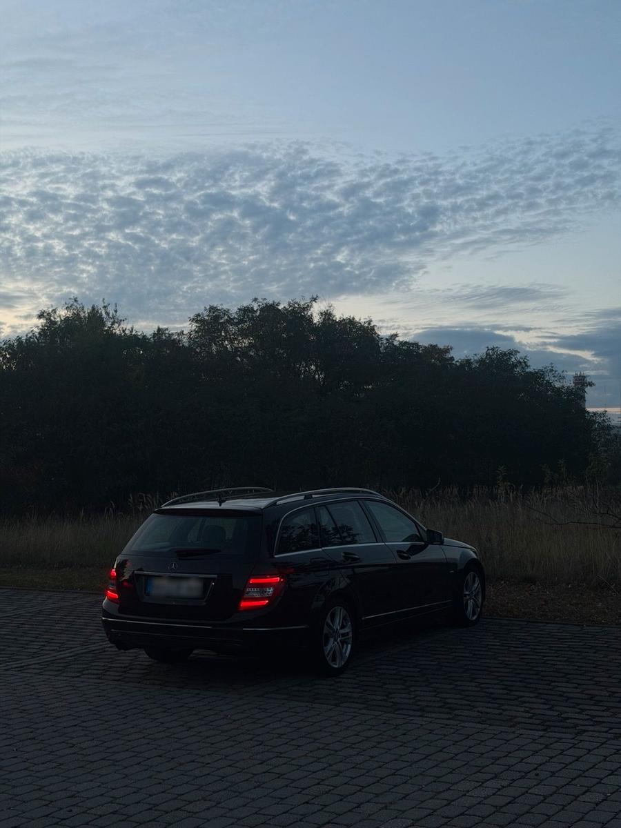 Mercedes-Benz C180 2011 — photo 14