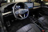 Volkswagen Golf VIII 1.5TSI R-Line Black Style AHK Pano 360