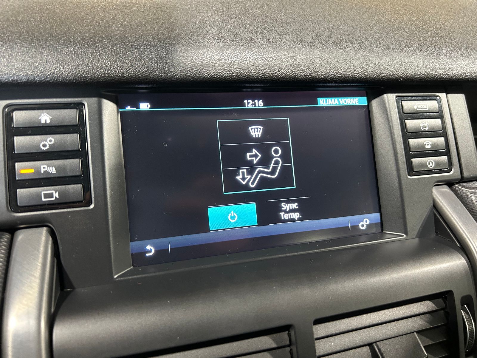 Fahrzeugabbildung Land Rover Discovery Sport SE AWD/KAMERA/NAVI/SHZ/PDC/