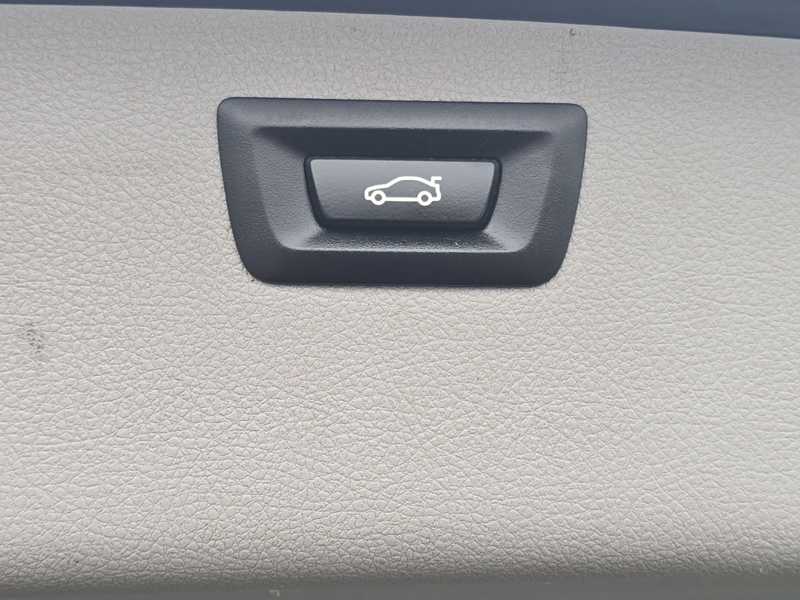 Fahrzeugabbildung BMW 318d Touring Sport Line Navi PDC Elktr.Heckklapp