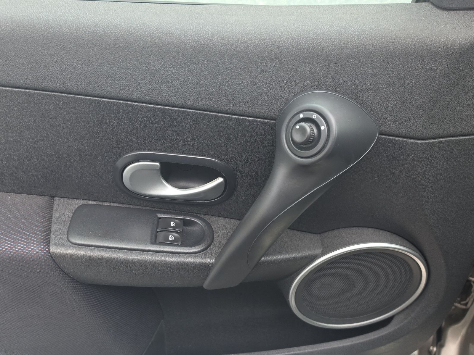Fahrzeugabbildung Renault Clio Grandtour Edition Dynamique Tüv Service Neu