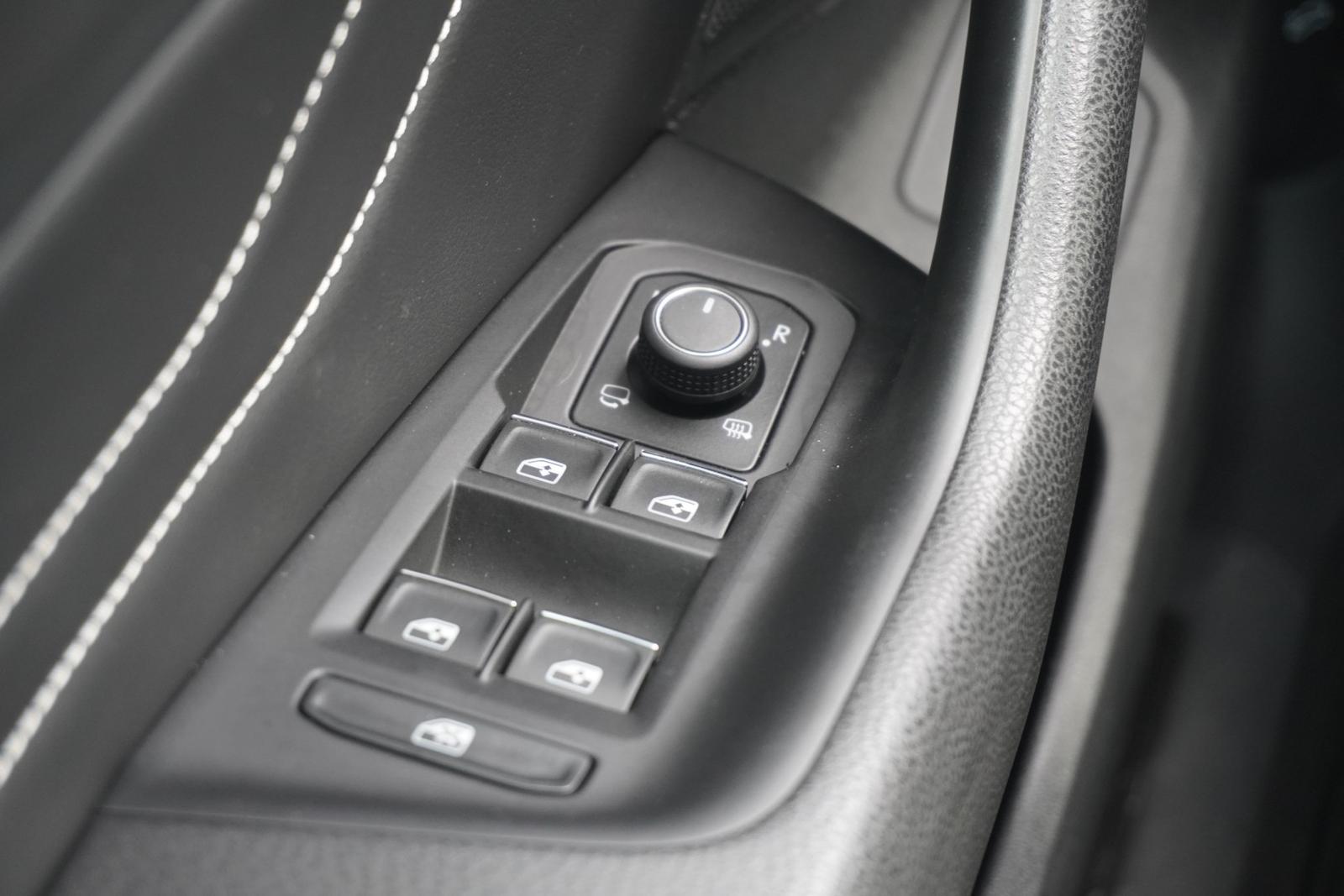 Volkswagen Passat 2.0 TDI R-Line DSG LED ACC AHK, миниатюра 29