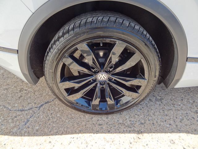 Fahrzeugabbildung Volkswagen Tiguan/R-Line/BlackStyle/Pano/2.Hd/Navi/20Zoll/