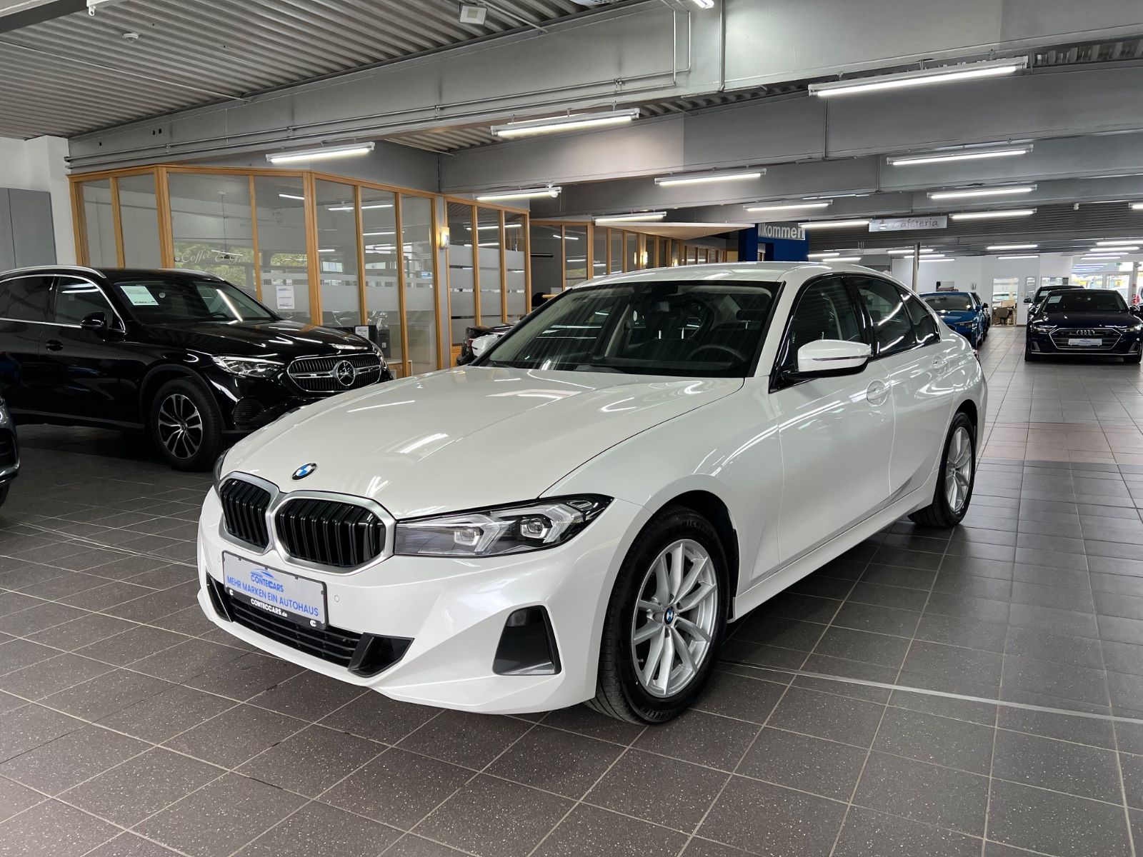BMW 320d Limousine xDrive Driving Assistant+LED+DAB imagem 2