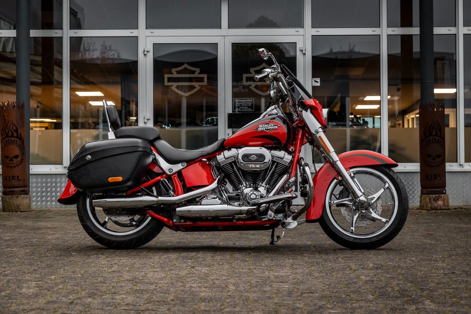 Fahrzeugabbildung Harley-Davidson FLSTSE2 CVO SOFTAIL CONVERTIBLE 110cui -Kesstech
