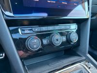 Volkswagen Passat Var. 2.0 TSI DSG 4M R-Line STDHZ PANO AHK bei Autohaus Landmann & Maier OHG