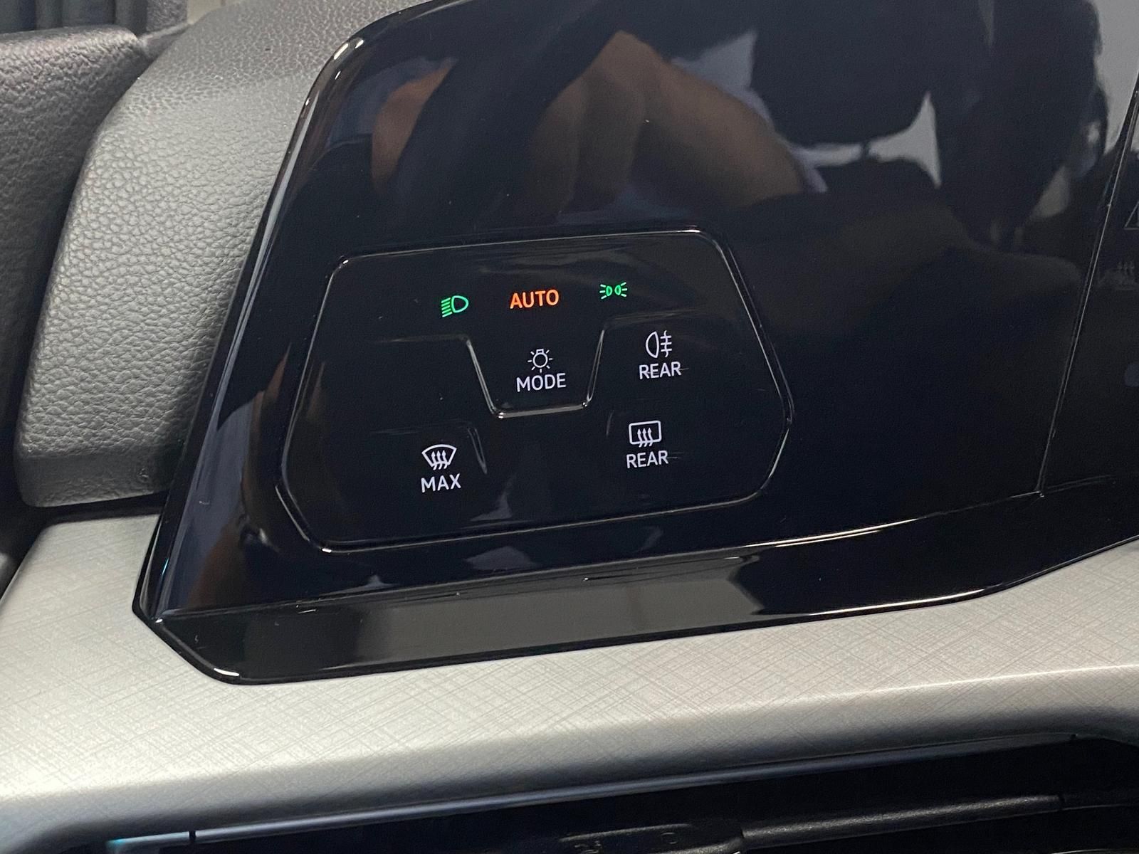 Fahrzeugabbildung Volkswagen Golf Variant 1.5 TSI APP+KLIMA+ACC+RFK+AHK+NAVI+