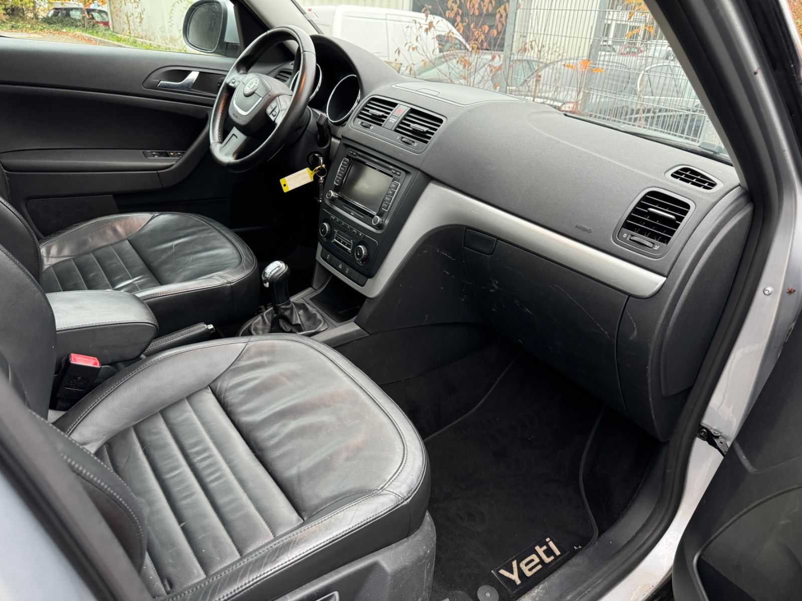Fahrzeugabbildung SKODA Yeti Experience 4x4 Leder+Panorama+Navi+Xenon