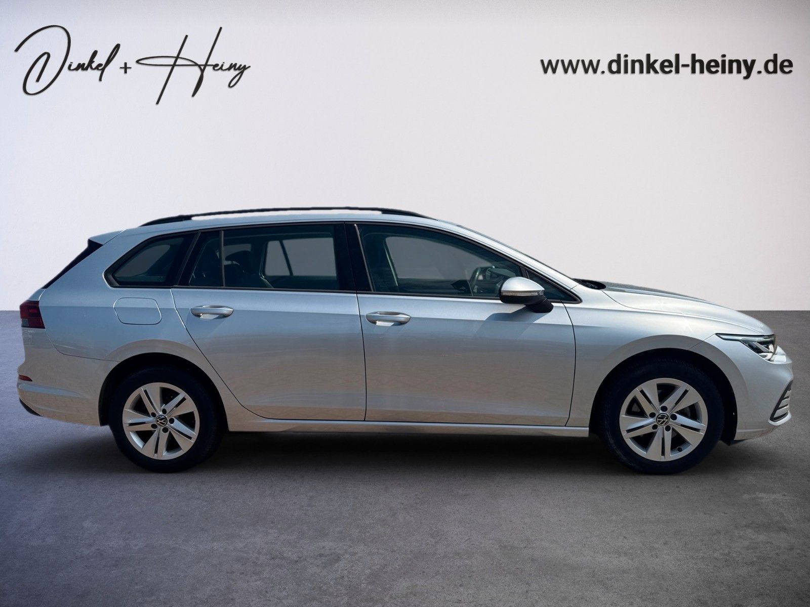 Fahrzeugabbildung Volkswagen Golf VIII Variant Life 1.0 TSI