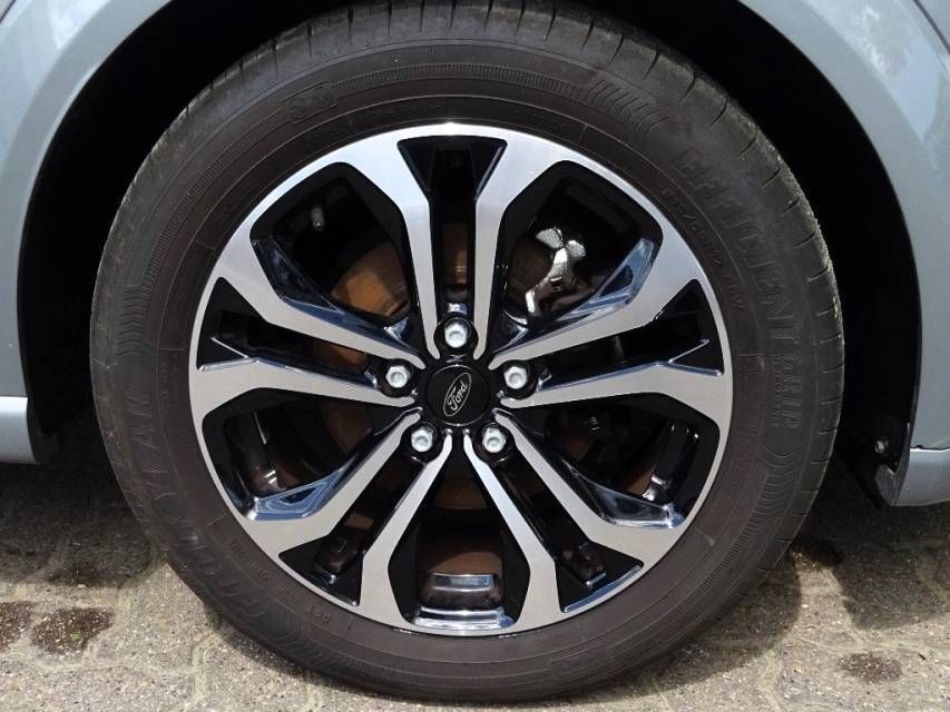 Fahrzeugabbildung Ford Puma 1.0 EcoBoost Mild Hybrid ST-Line